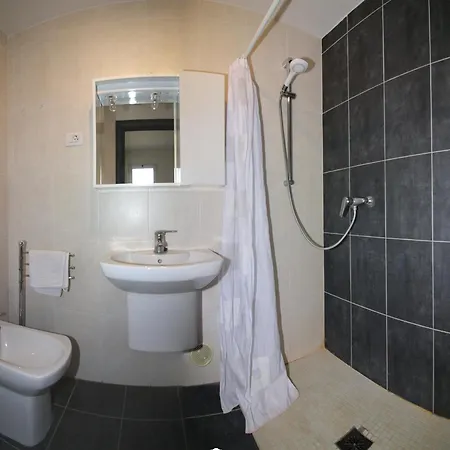 Apartment Casa Natalia Armenime